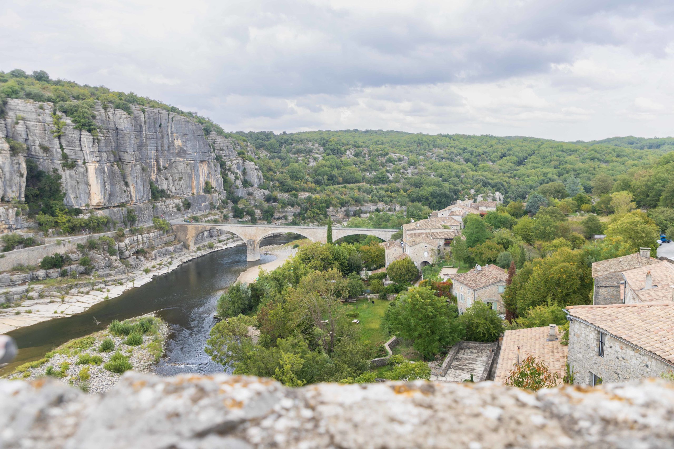 Balazuc, parmis les plus Beaux Village de France . Ardèche en famille